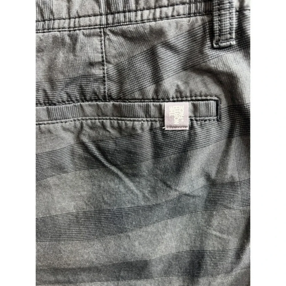 The North Face Plaid Chino Shorts Mens Size 38 Gray